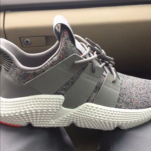 Meet your Posher, Eli